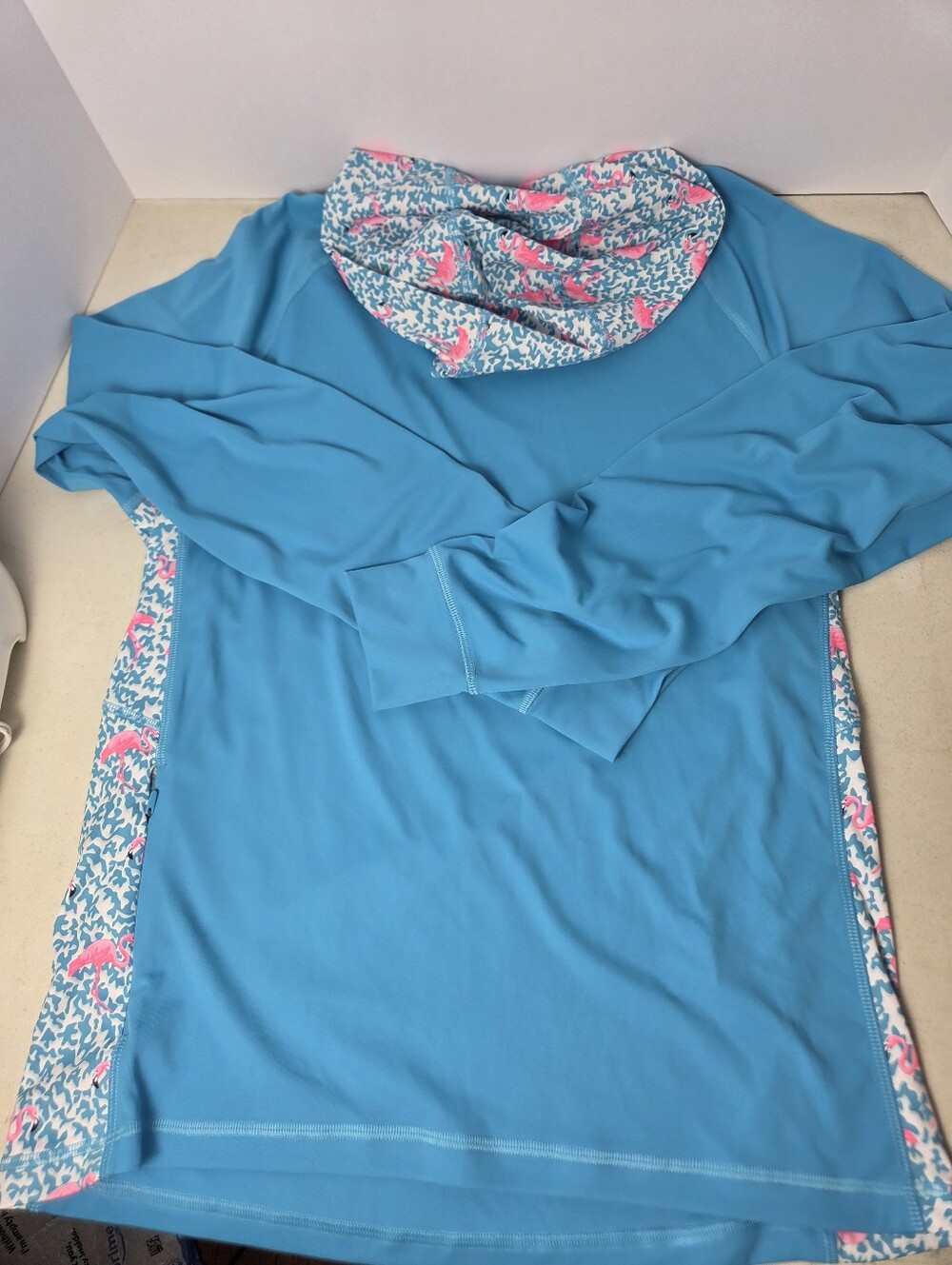 Chubbies Mens Sun Hoodie Blue Pink Flamingo Print Medium Active Vacation Resort